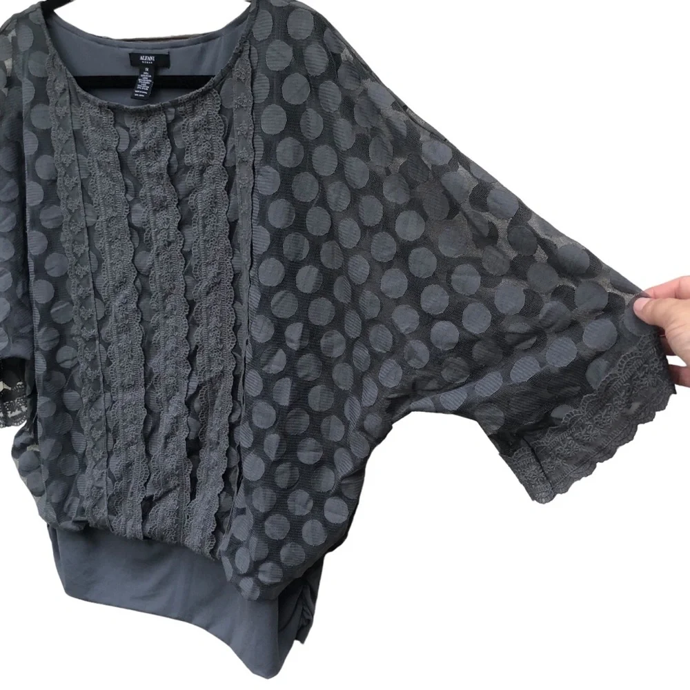 Alfani Gray Sheer Circle Patterned Blouson Top size 1X - Picture 5 of 7